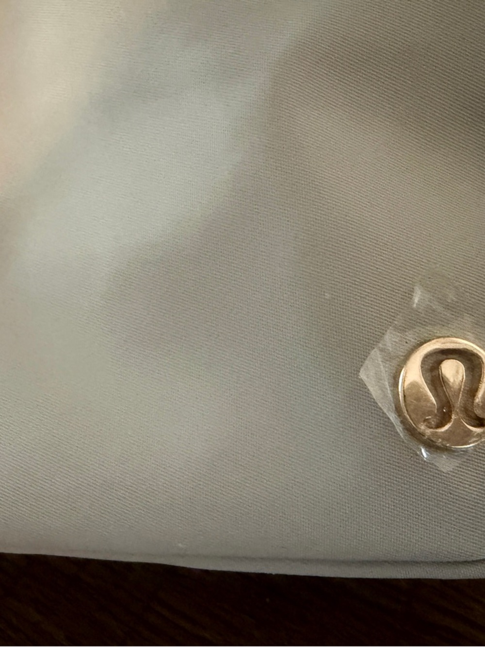 lululemon athletica Cream Crossbody Bag with Gold Logo Strap - Picture 2 of 4